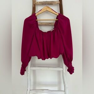 Vestique blouse//size SMALL// slightly cropped